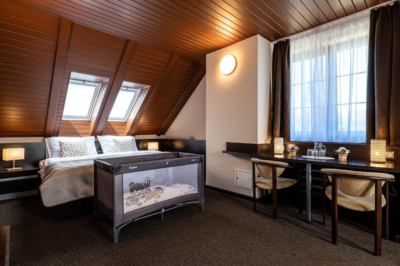 Wellness Hotel Pod Kycmolem Horní Lomná Eksteriør billede